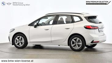 BMW 218i Active Tourer — photo 4