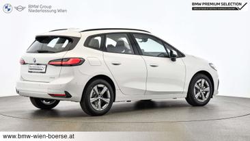 BMW 218i Active Tourer — photo 8