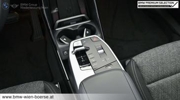 BMW 218i Active Tourer — photo 16