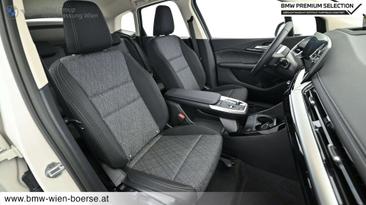 BMW 218i Active Tourer — photo 22