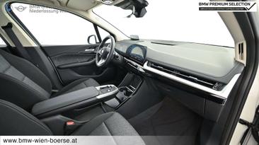 BMW 218i Active Tourer — photo 23