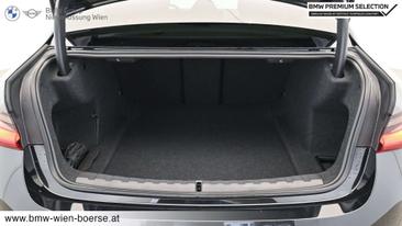 BMW 318d — photo 11