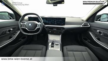 BMW 318d — photo 13