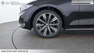 BMW 318d — photo 25