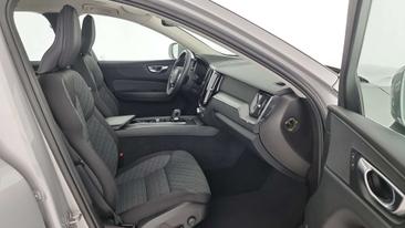 Volvo XC60 B4 Core — photo 4