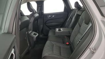 Volvo XC60 B4 Core — photo 12