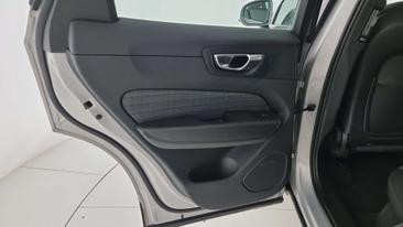 Volvo XC60 B4 Core — photo 14