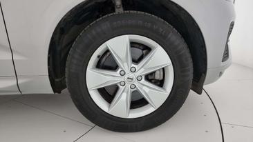 Volvo XC60 B4 Core — photo 16