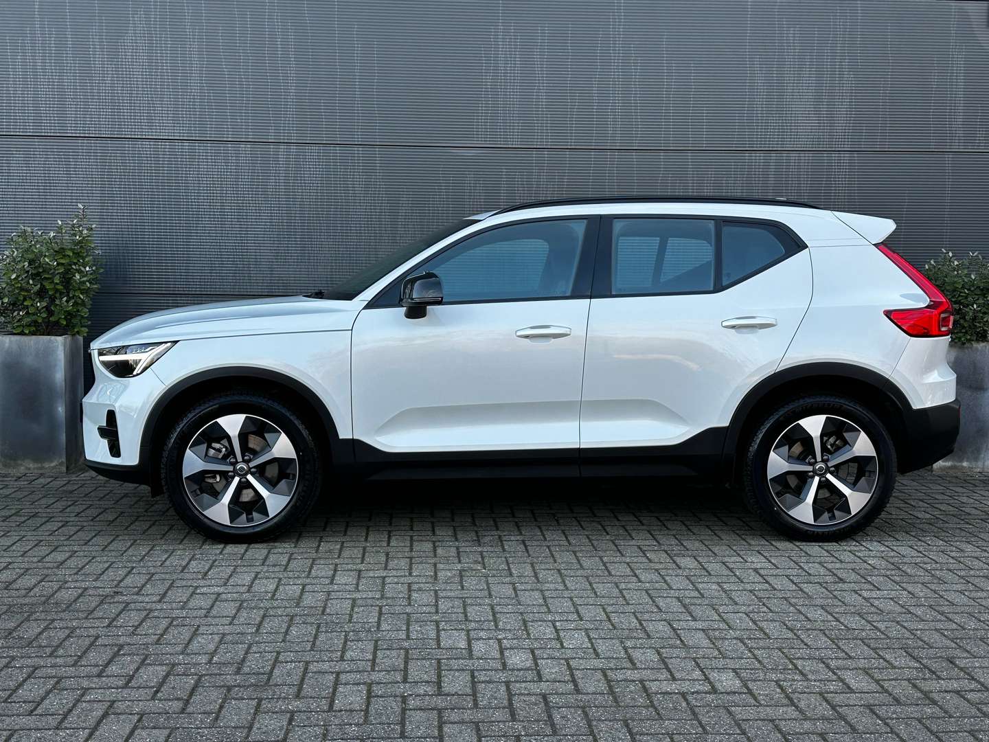 Volvo XC40 B4 Plus - 2025 - Joinsteer - #1