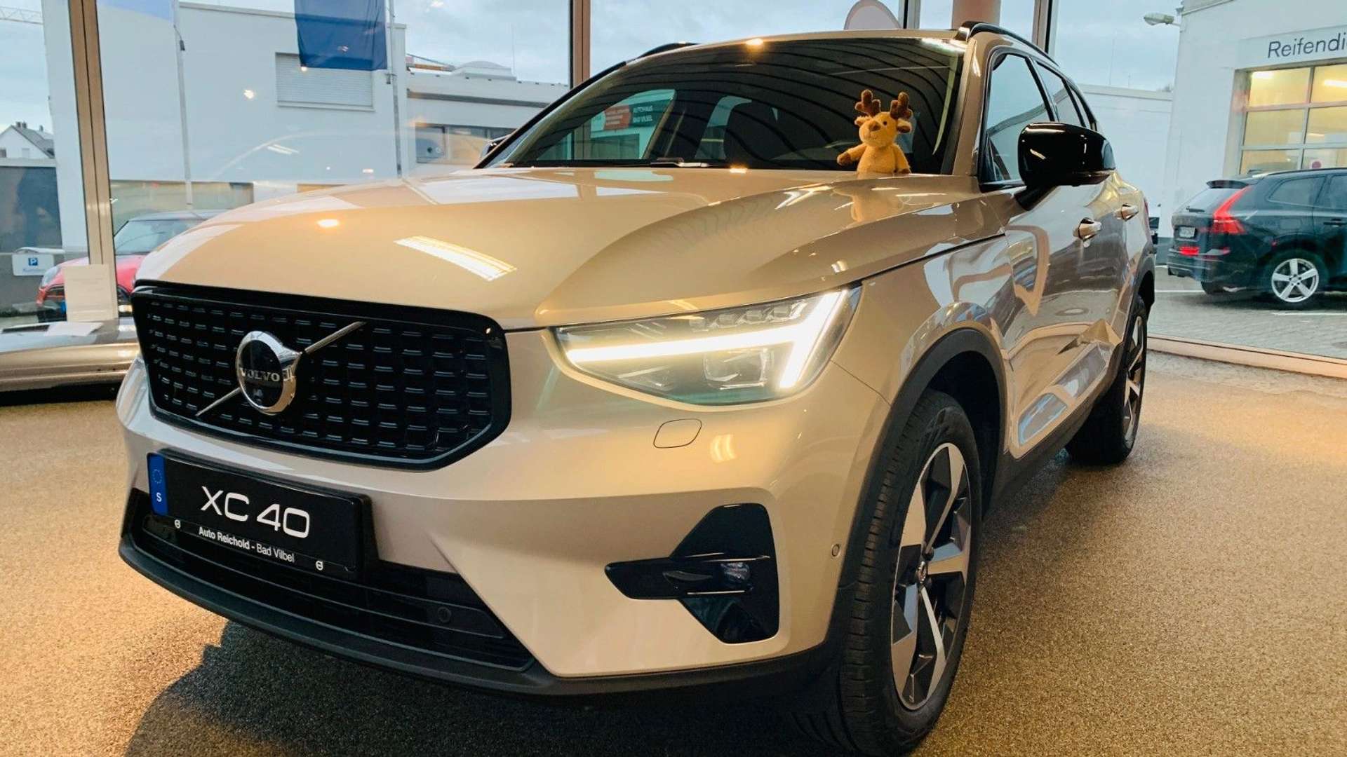 Volvo XC40 B4 - 2025 - Joinsteer - #1