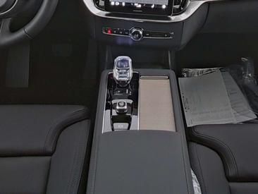 Volvo XC90 T8 Recharge Plus — photo 10