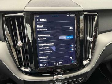 Volvo XC60 B4 Core — photo 16