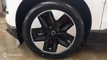Volvo EX30 Plus — photo 13