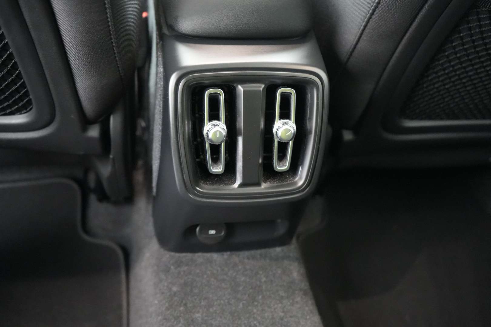 Volvo C40 Recharge PLUS - 2024 - Joinsteer - #19