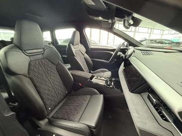 Audi Q6 E-tron S Line Performance — photo 7