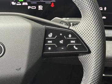 Audi Q6 E-tron S Line Performance — photo 15