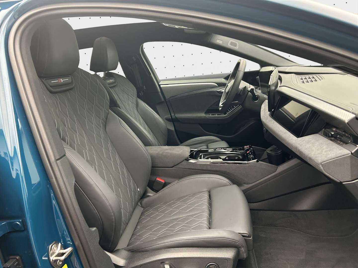 Audi A6 E-tron S Line Performance - 2025 - Joinsteer - #3