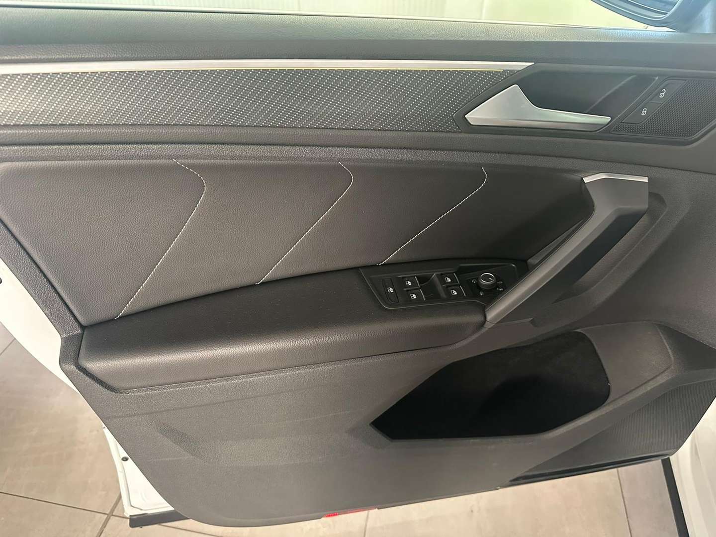 Volkswagen TIGUAN R-Line - 2023 - Joinsteer - #12