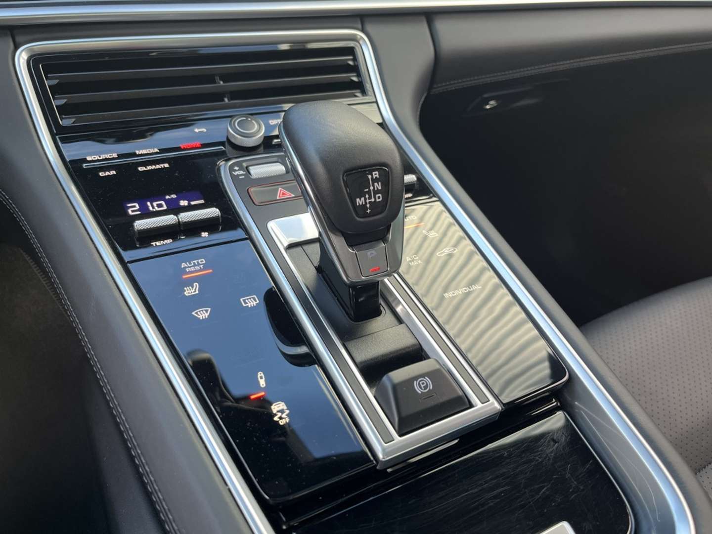 Porsche Panamera E-Hybrid - 2023 - Joinsteer - #28