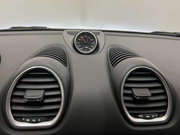 Porsche 718 Boxster S — photo 15