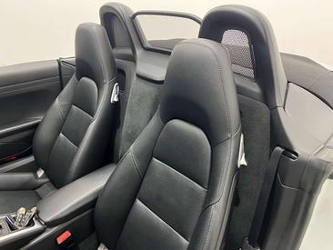 Porsche 718 Boxster S — photo 22