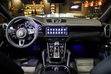 Porsche Cayenne III Turbo S E-Hybrid — photo 4