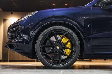 Porsche Cayenne III Turbo S E-Hybrid — photo 14