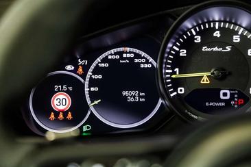 Porsche Cayenne III Turbo S E-Hybrid — photo 18