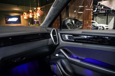 Porsche Cayenne III Turbo S E-Hybrid — photo 24