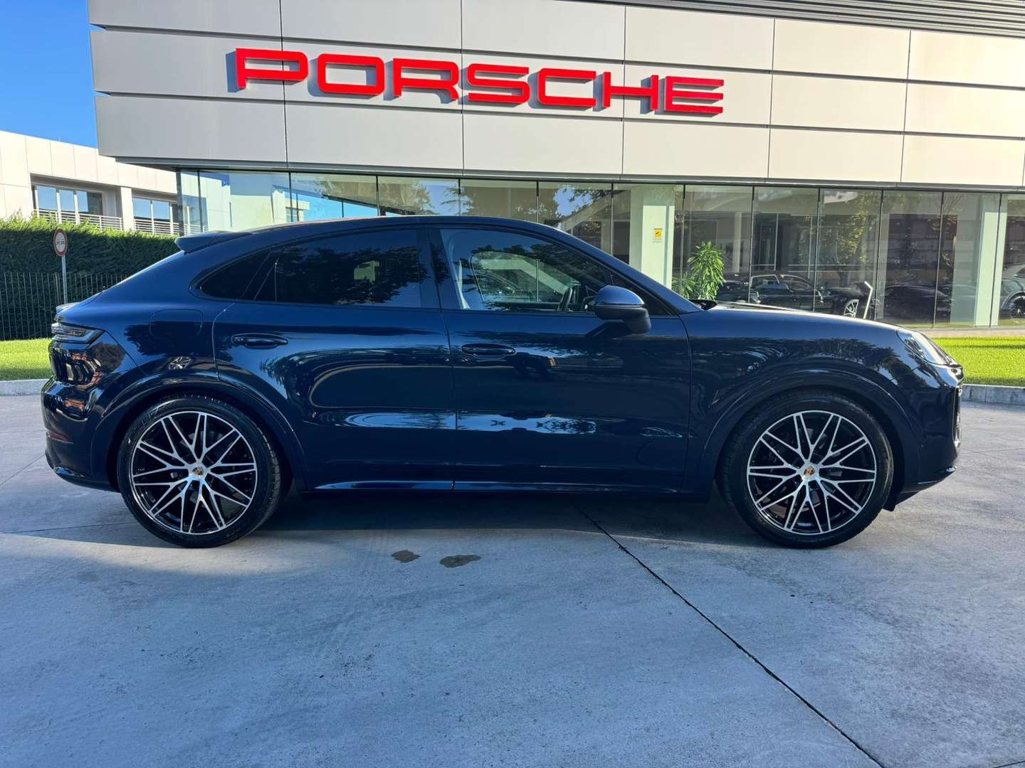 Porsche Cayenne Coupé E-Hybrid - 2025 - Joinsteer - #6