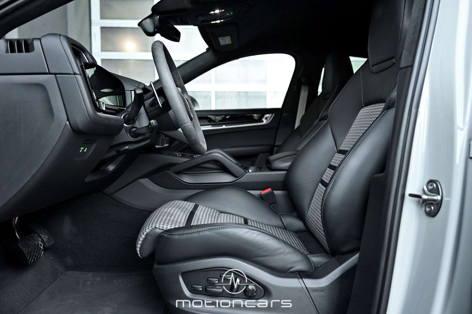 Porsche Cayenne E-Hybrid - 2024 - Joinsteer - #12