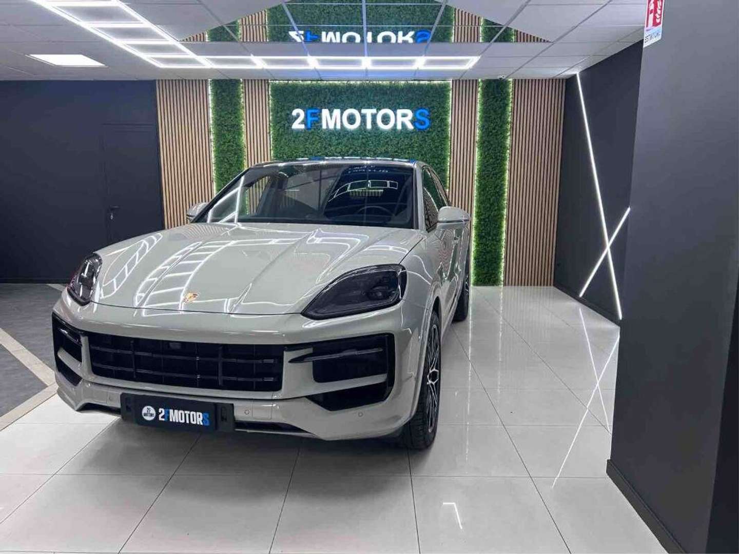 Porsche Cayenne E-Hybrid - 2025 - Joinsteer - #2
