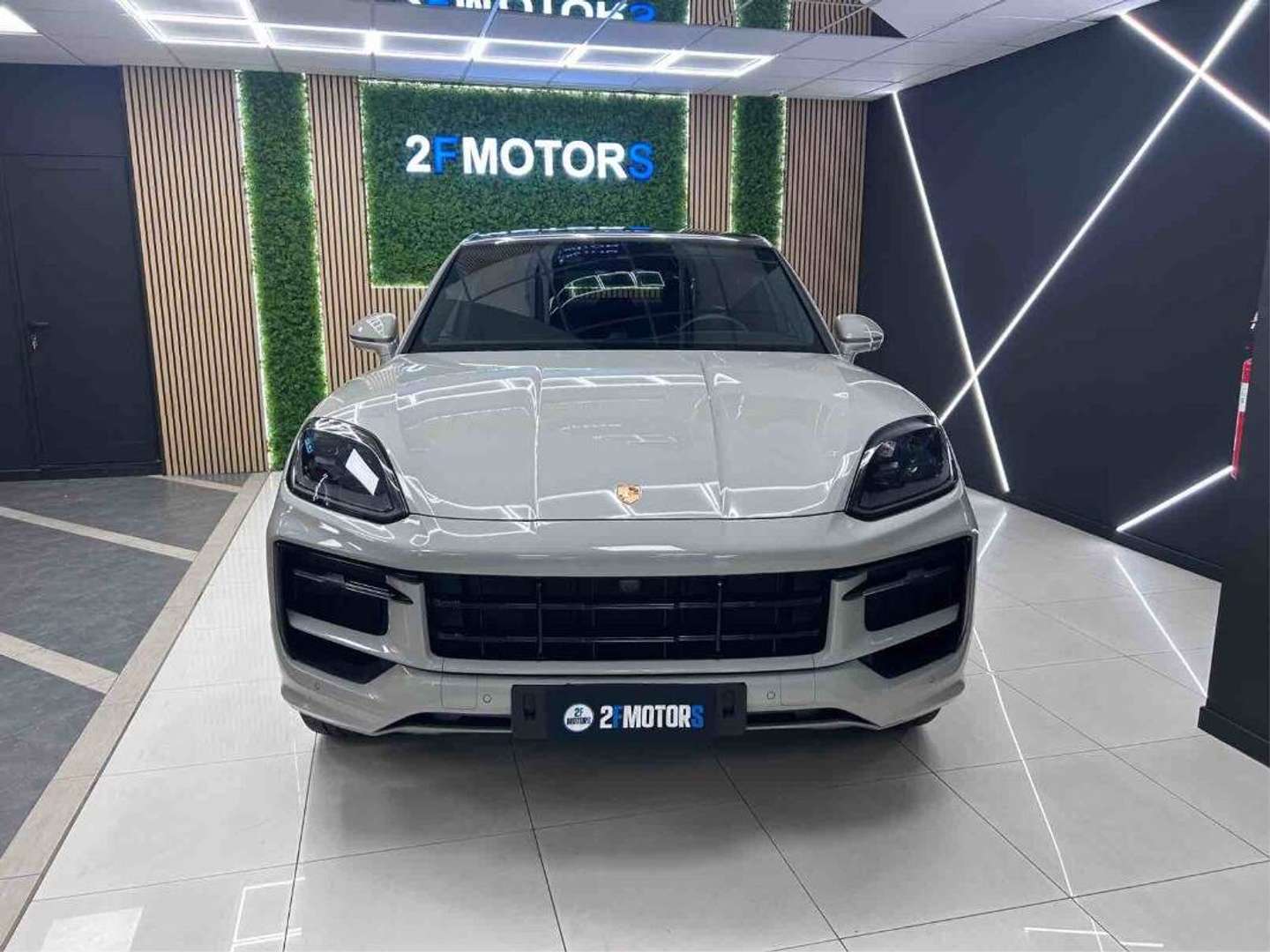 Porsche Cayenne E-Hybrid - 2025 - Joinsteer - #1