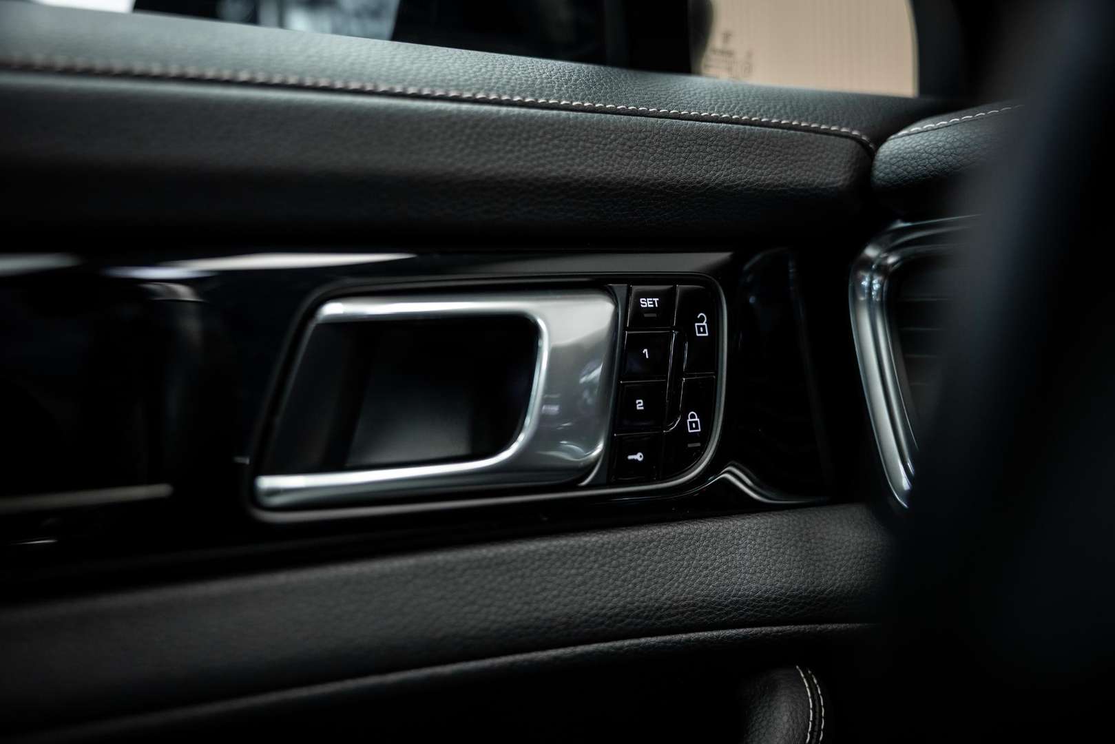 Porsche Panamera 4 E-Hybrid 10 Years Edition - 2020 - Joinsteer - #24