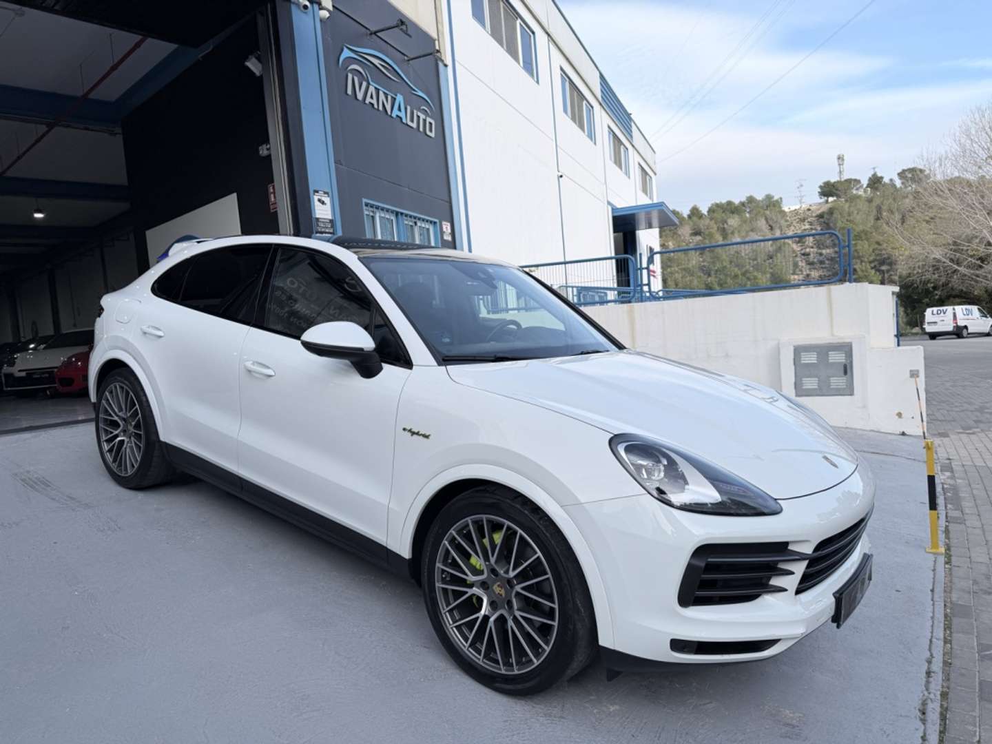 Porsche Cayenne E-Hybrid - 2023 - Joinsteer - #33