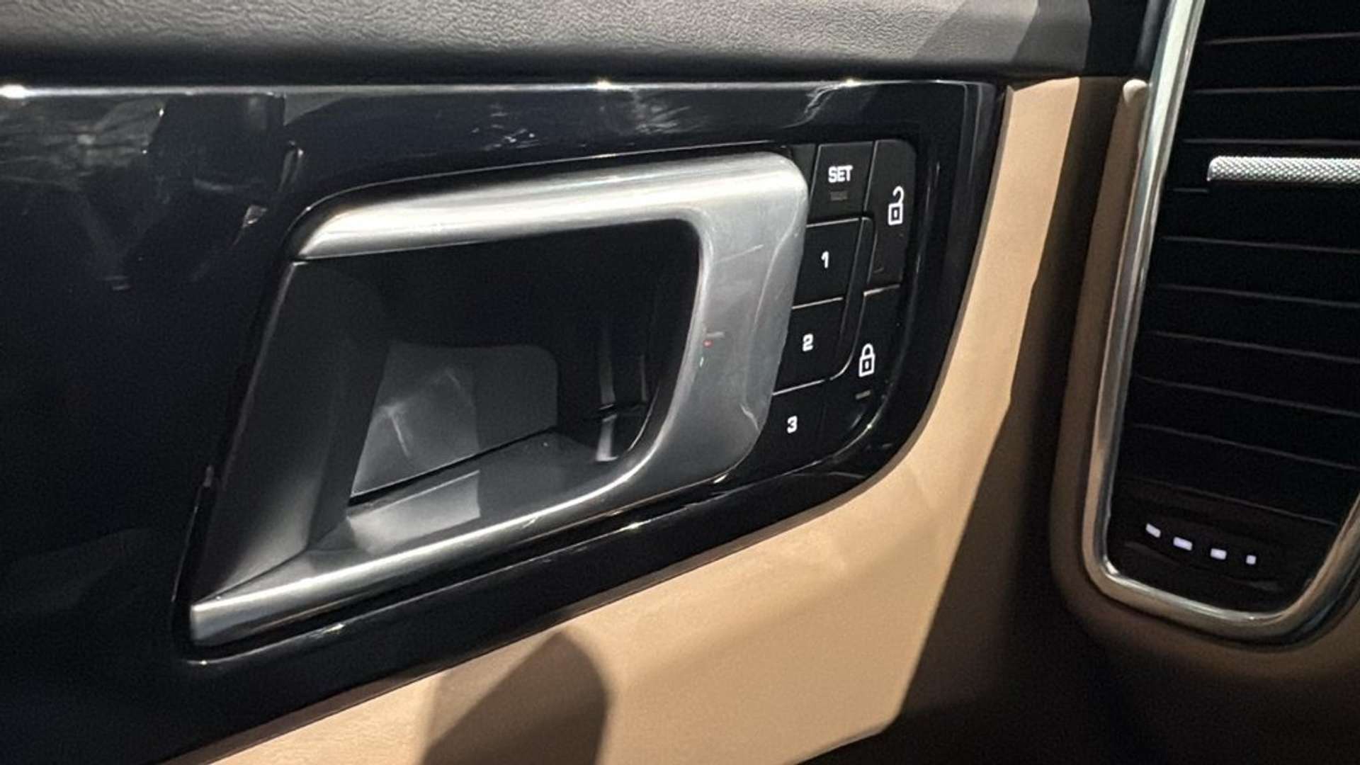 Porsche Cayenne E-Hybrid - 2021 - Joinsteer - #27