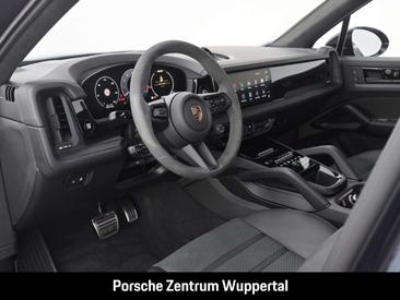 Porsche Cayenne III GTS — photo 11