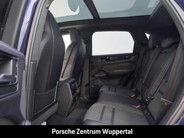 Porsche Cayenne III GTS — photo 17