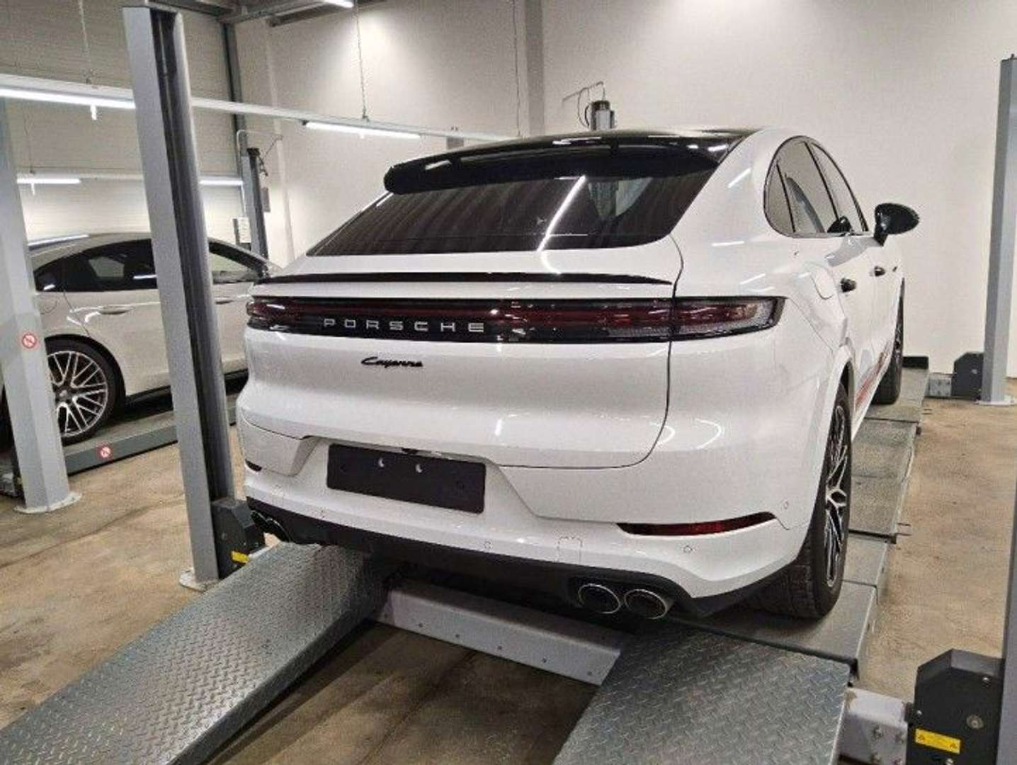 Porsche Cayenne E-Hybrid - 2024 - Joinsteer - #3