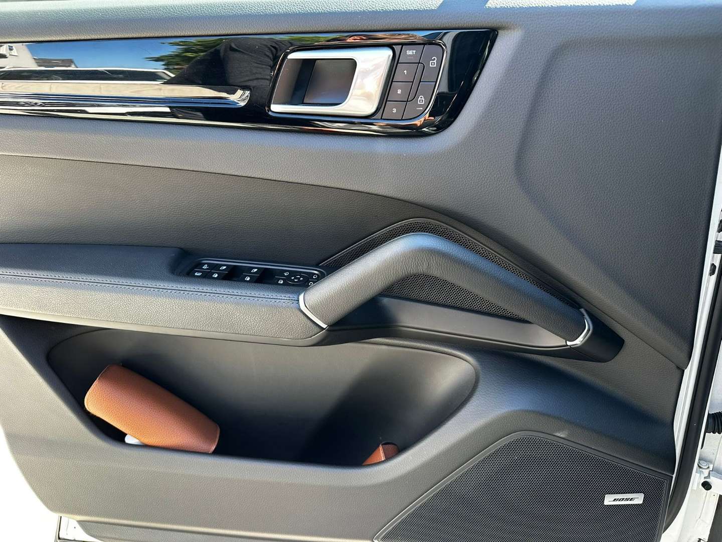 Porsche Cayenne E-Hybrid Platinum Edition - 2022 - Joinsteer - #14