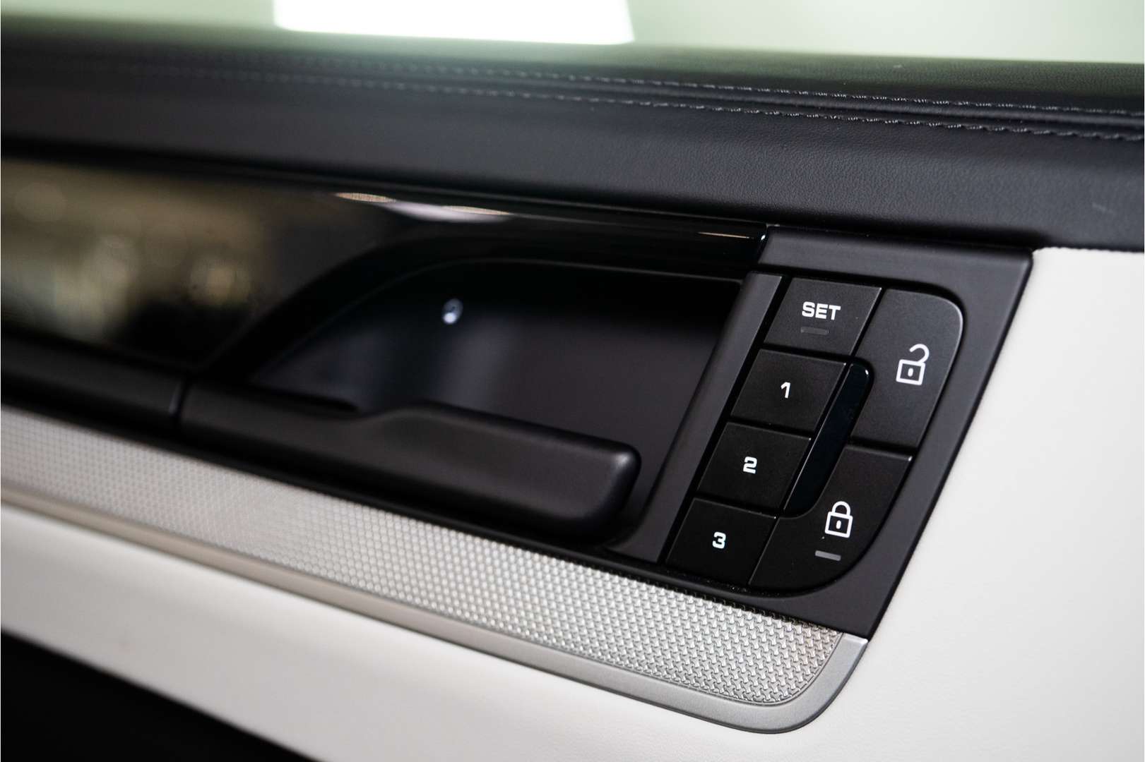 Porsche Cayenne Coupé E-Hybrid - 2024 - Joinsteer - #32