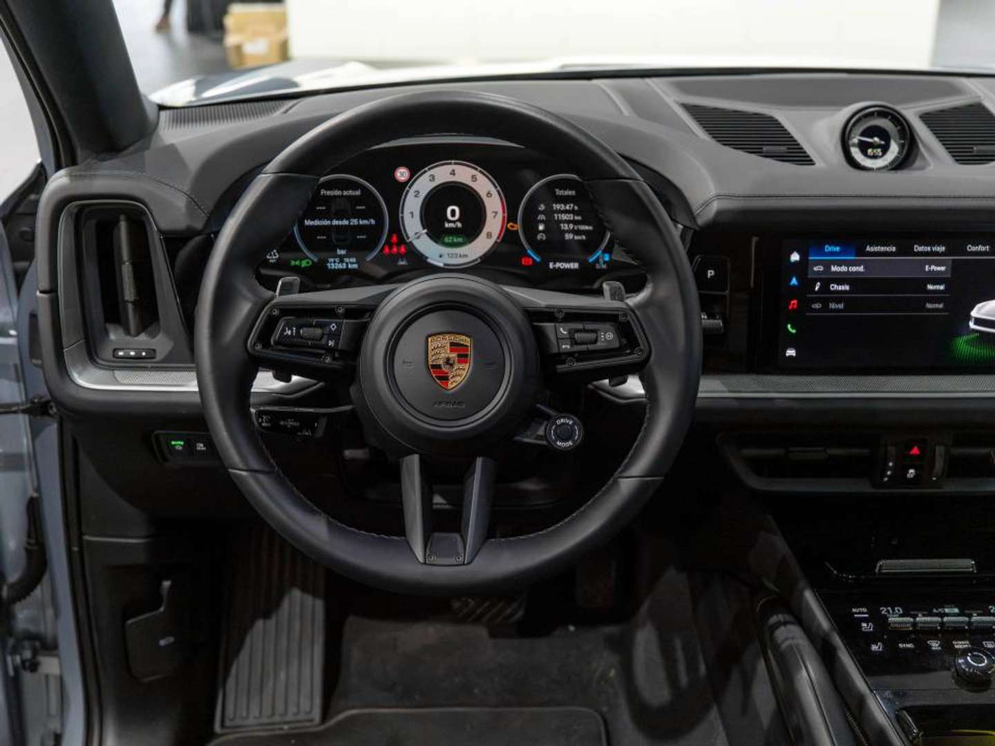 Porsche Cayenne Coupé E-Hybrid - 2025 - Joinsteer - #34