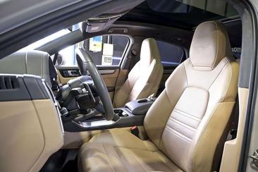 Porsche Cayenne III Turbo S E-Hybrid — photo 7