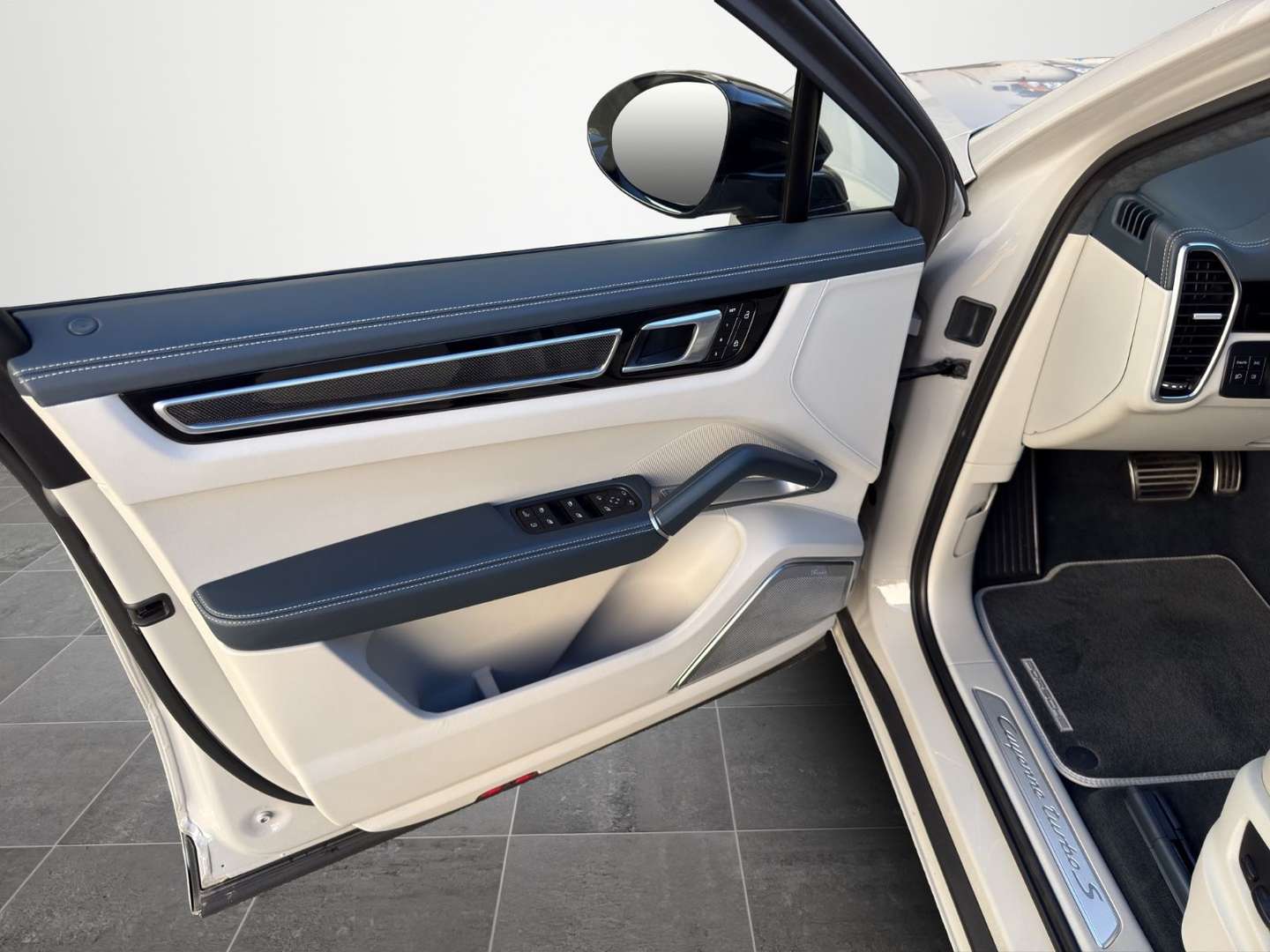 Porsche Cayenne Turbo S E-Hybrid - 2021 - Joinsteer - #11