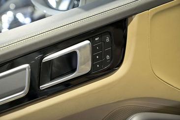 Porsche Cayenne III Turbo S E-Hybrid — photo 20