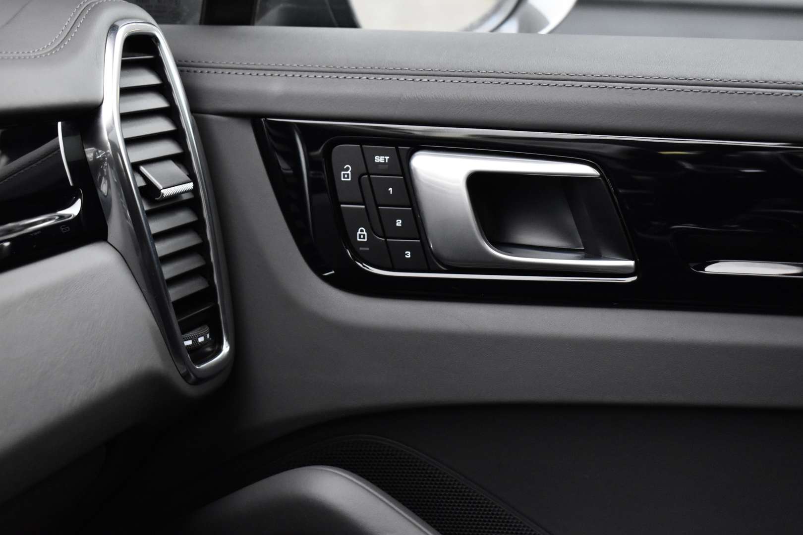 Porsche Cayenne E-Hybrid - 2022 - Joinsteer - #32