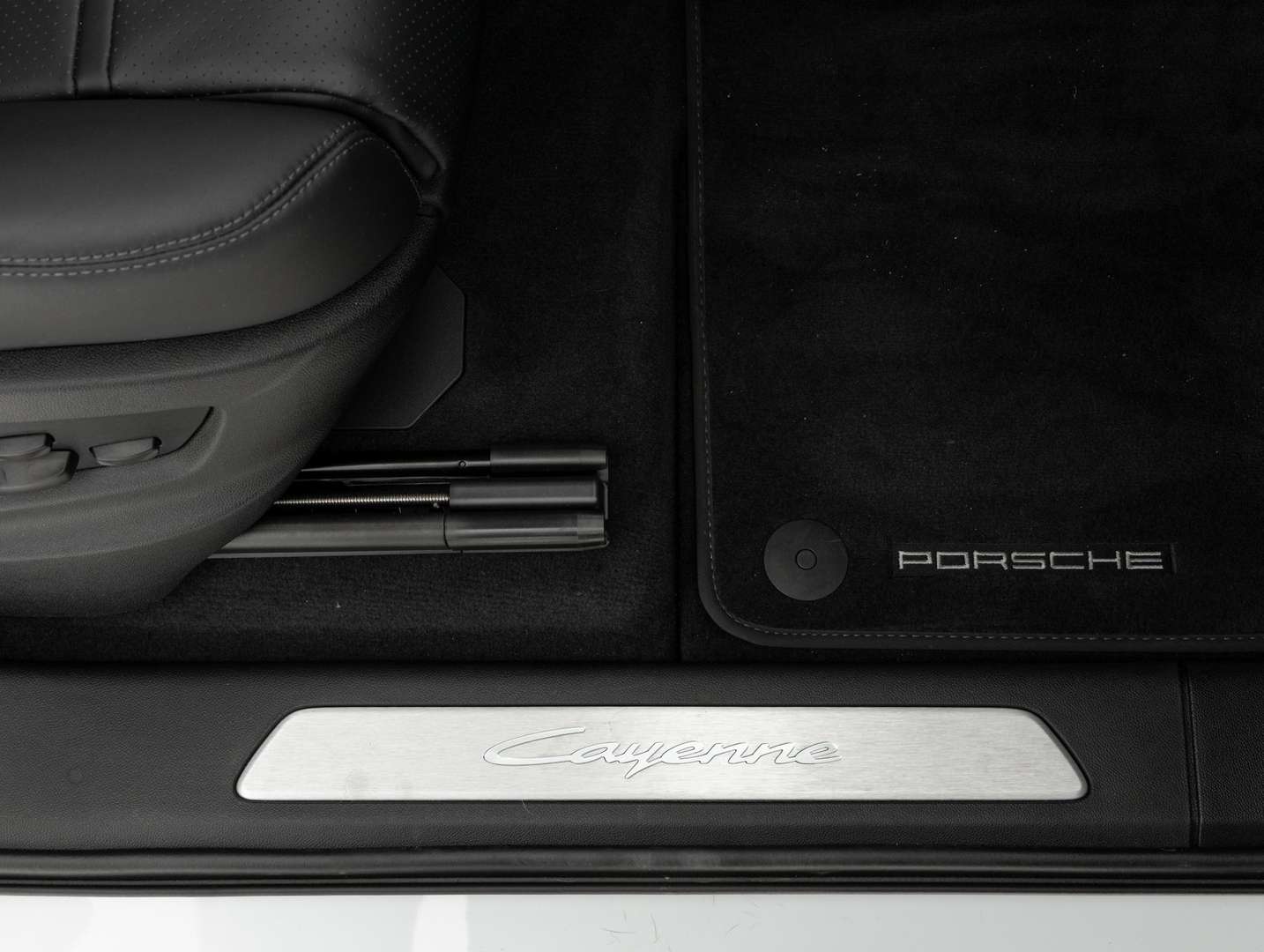 Porsche Cayenne E-Hybrid - 2024 - Joinsteer - #32