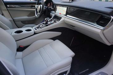 Porsche Panamera II GTS — photo 13