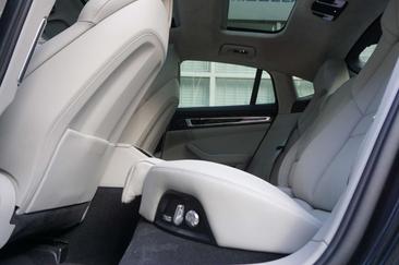 Porsche Panamera II GTS — photo 21