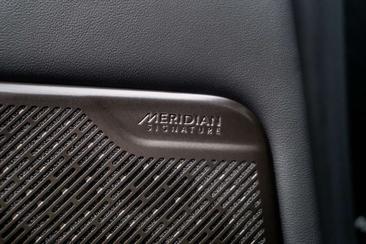 Land Rover Range Rover P550e Autobiography — photo 22